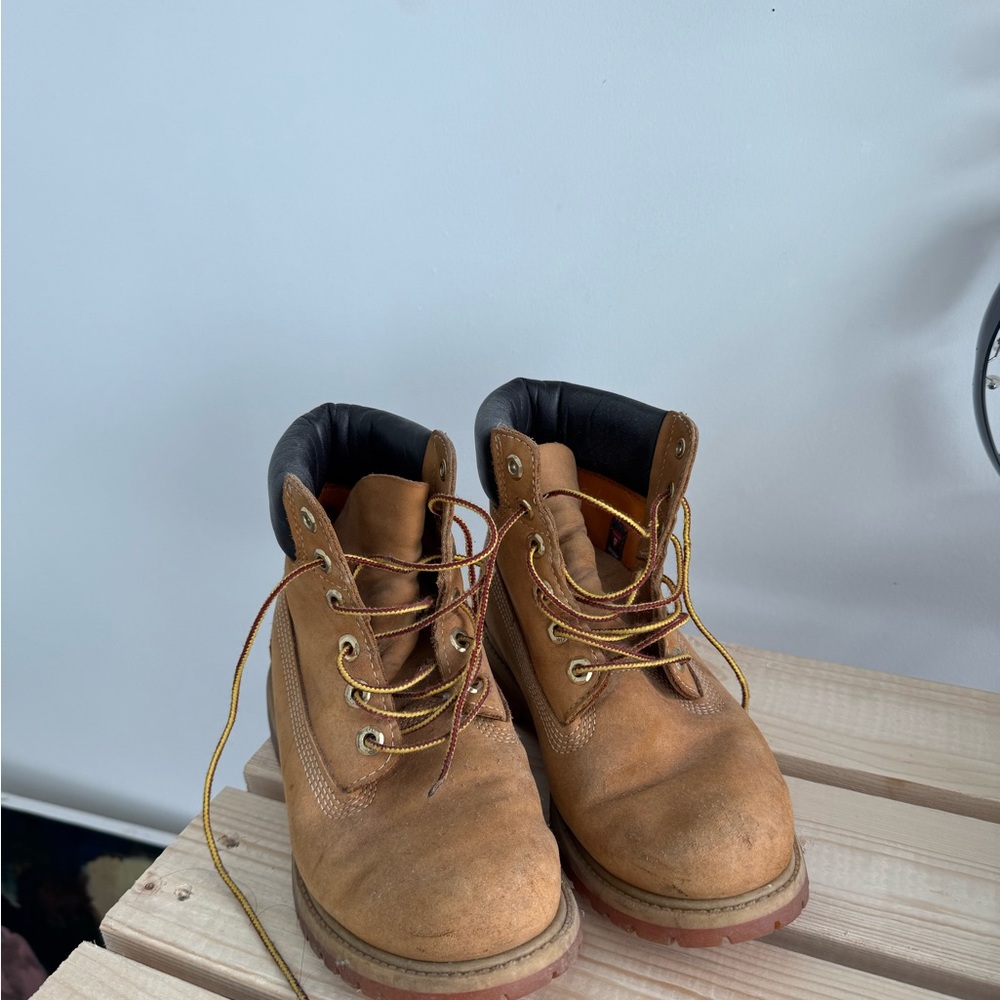 Timberland Tan Ankle Boots with Padded Collar